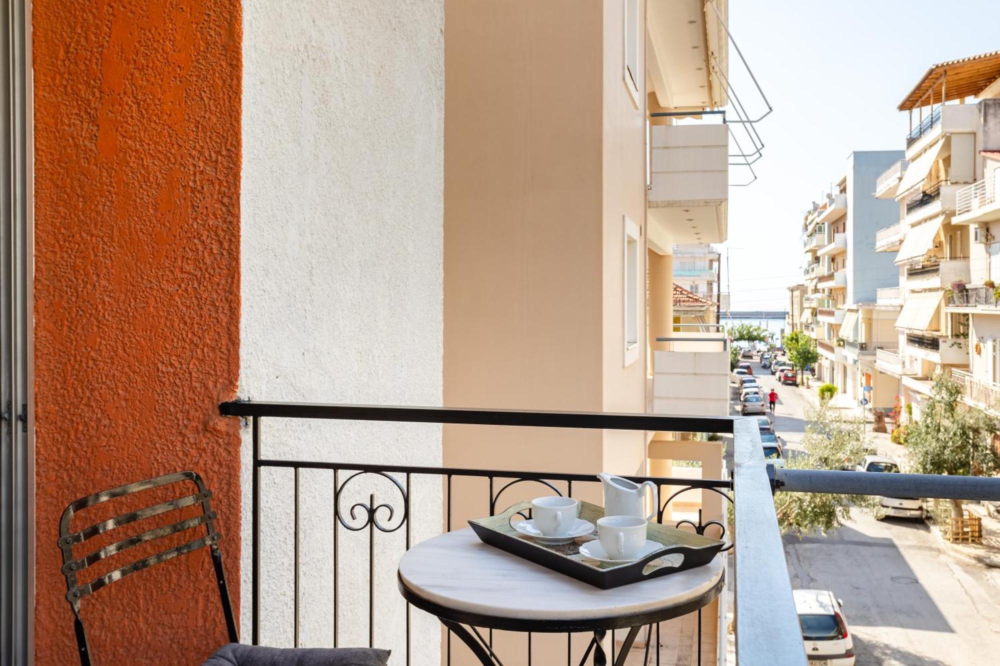 Vicky'S Cozy Nest, Your Home By The Sea Calamata Exterior foto